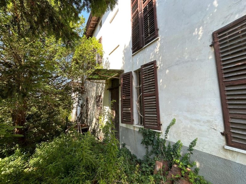 Semi-detached house in Montemagno