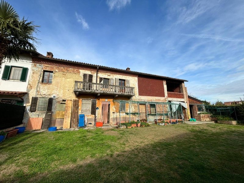 Semi-detached house in Penango