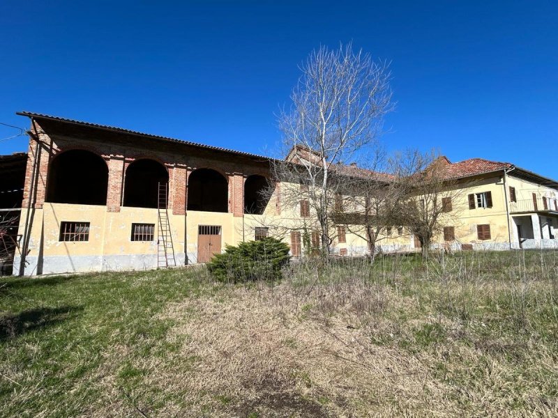 Semi-detached house in Castell'Alfero