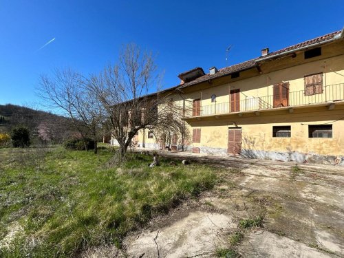 Semi-detached house in Castell'Alfero