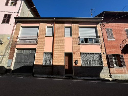 Semi-detached house in Castagnole Monferrato