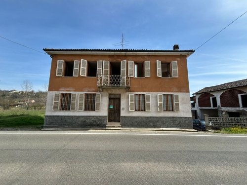 Casa indipendente a Castagnole Monferrato