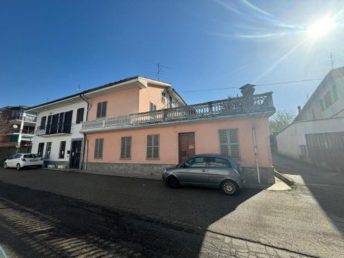 Casa geminada em Castagnole Monferrato