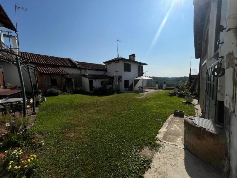 Semi-detached house in Portacomaro