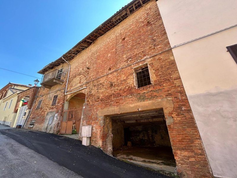 Semi-detached house in Montemagno