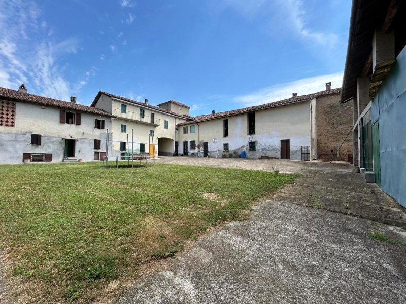 Особняк из двух квартир в Каллиано