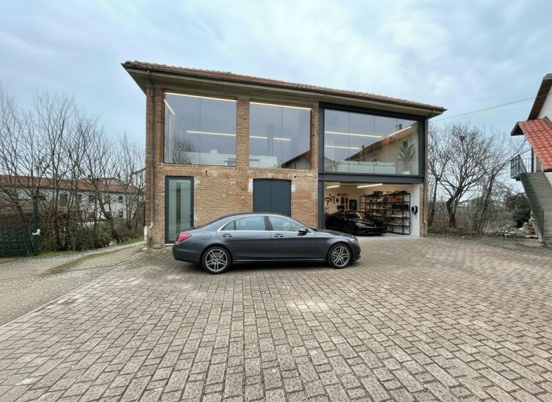 波塔科马罗排楼