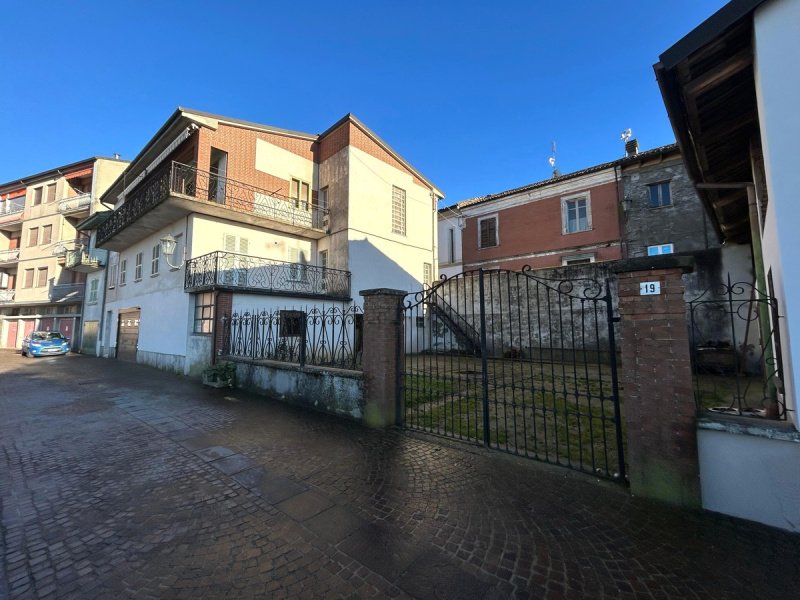 Semi-detached house in Castell'Alfero
