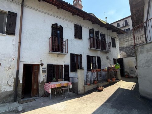 Semi-detached house in Castell'Alfero