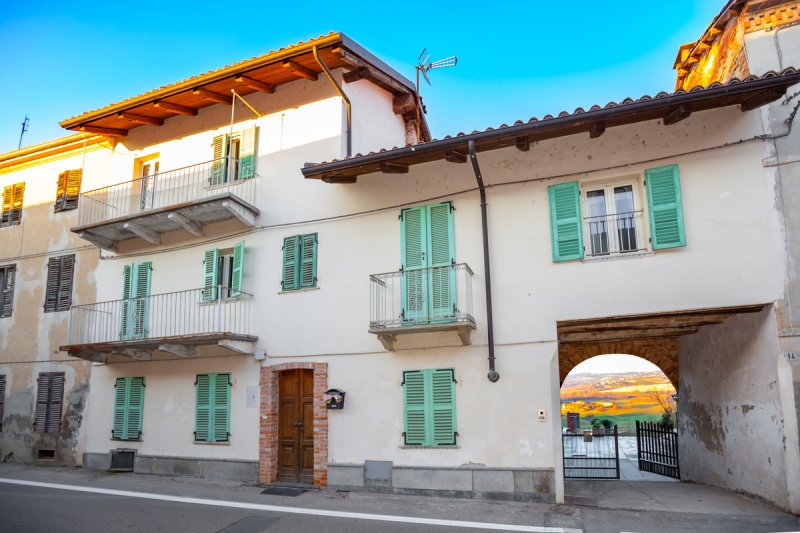 Casa geminada em Castell'Alfero