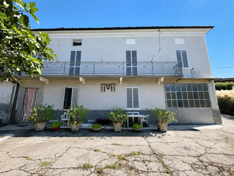 Casa semi-independiente en Grana Monferrato
