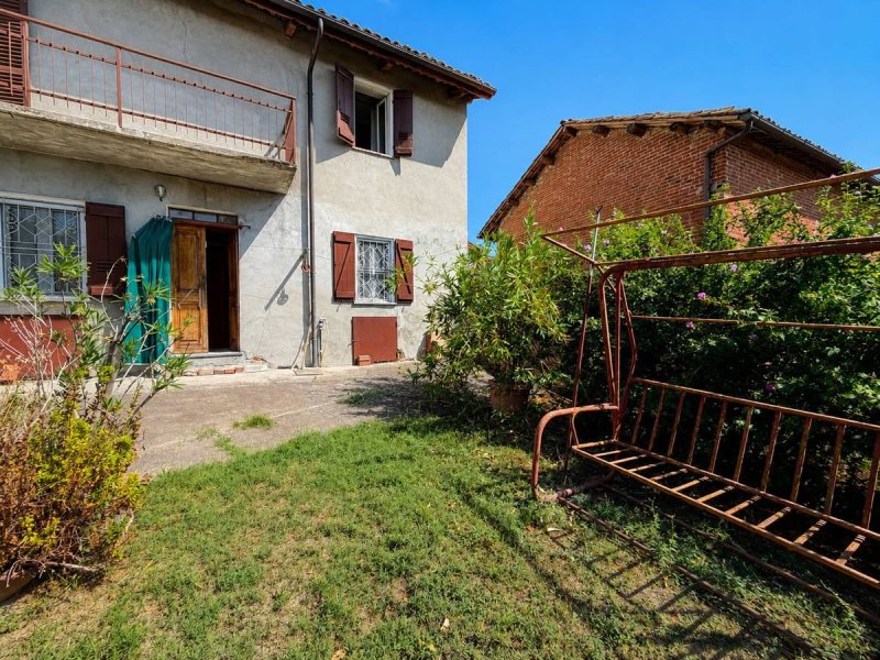 Half-vrijstaande woning in Calliano Monferrato