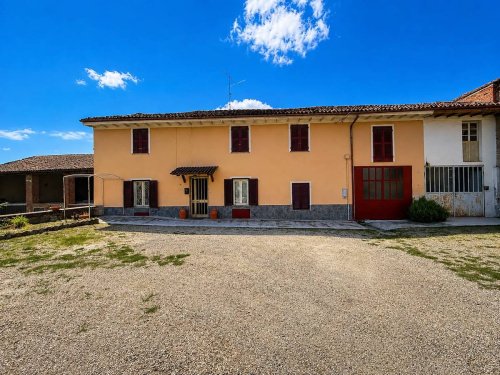 Half-vrijstaande woning in Calliano Monferrato