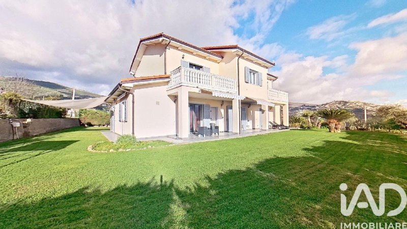 Villa in Taggia