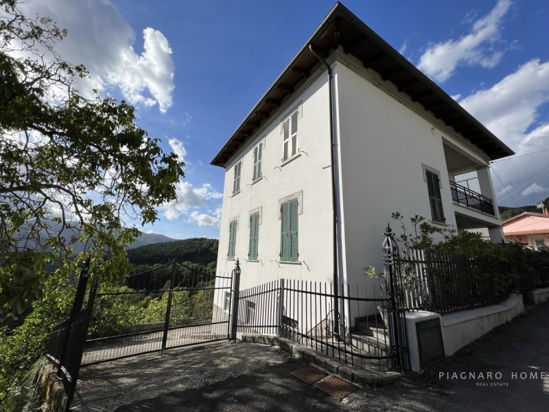 Apartamento em Pontremoli