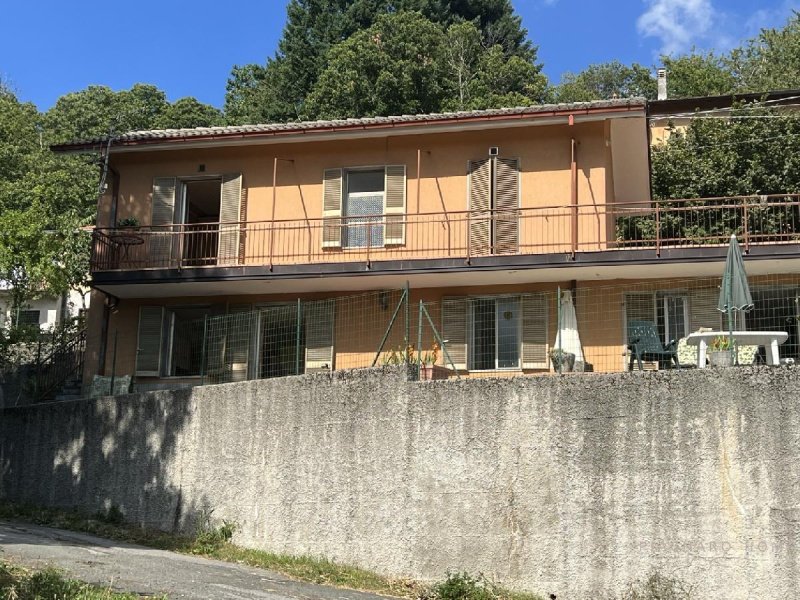 Vrijstaande woning in Pontremoli