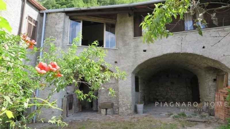 House in Pontremoli