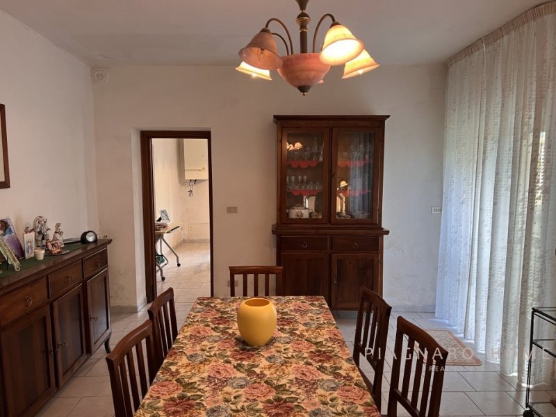 Casa geminada em Pontremoli