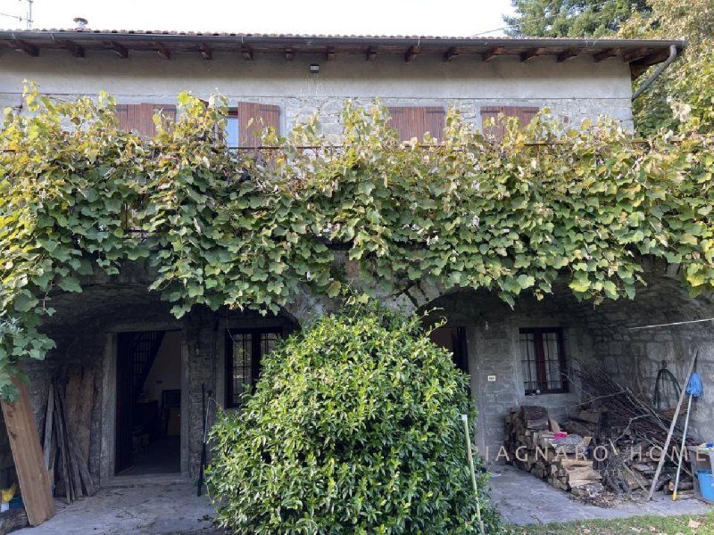 House in Pontremoli