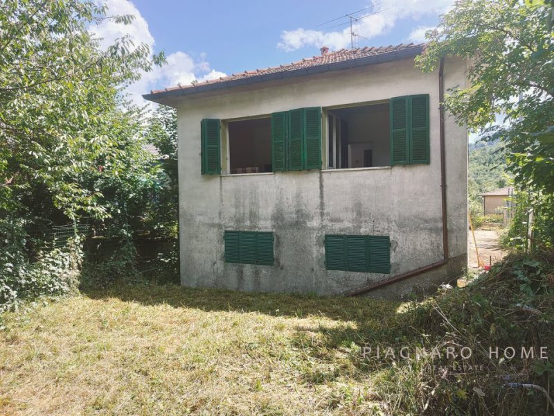 Casa indipendente a Zeri
