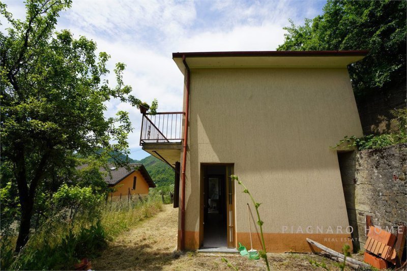 Casa indipendente a Zeri