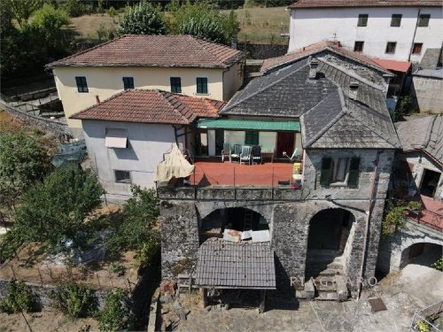 Hus i Zeri