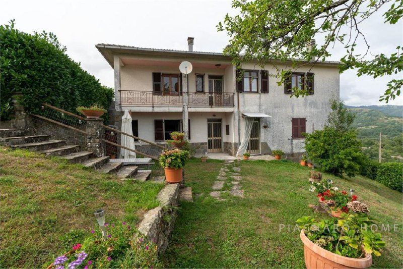 Casa indipendente a Zeri