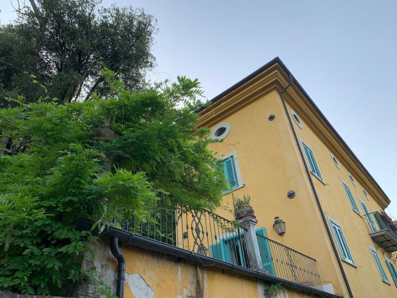 Историческое здание в Монте-Сан-Джованни-Кампано