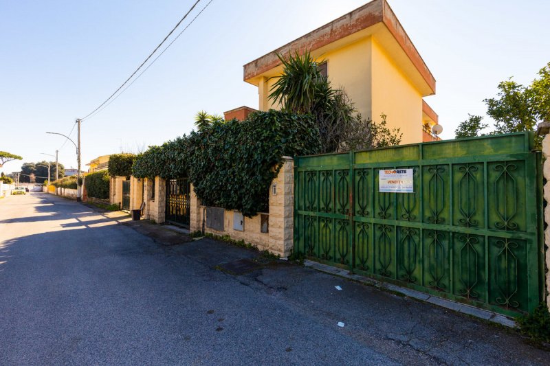 Page 2 Property for sale in Anzio Gateaway®