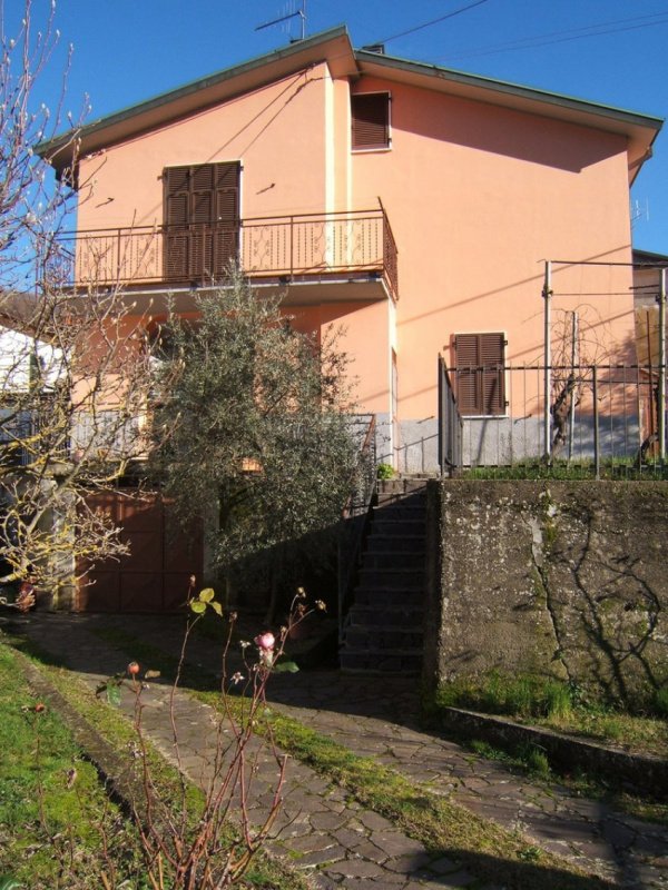 Semi-detached house in Fivizzano