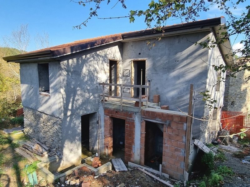 Casa indipendente a Villafranca in Lunigiana