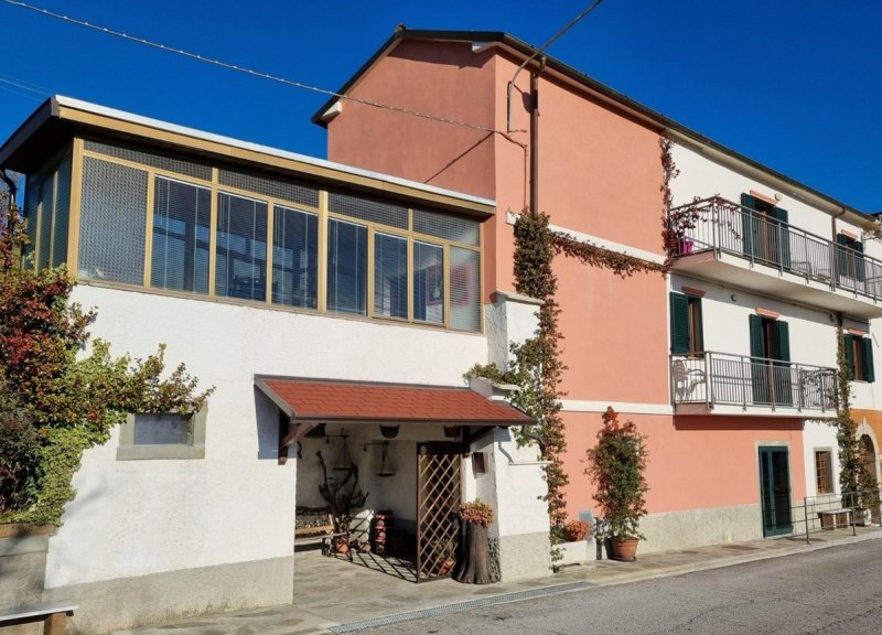 Semi-detached house in Fivizzano