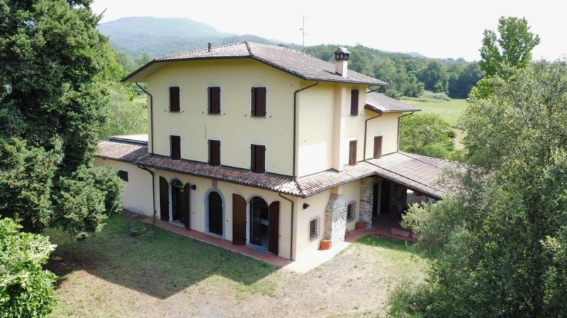 Klein huisje op het platteland in Villafranca in Lunigiana