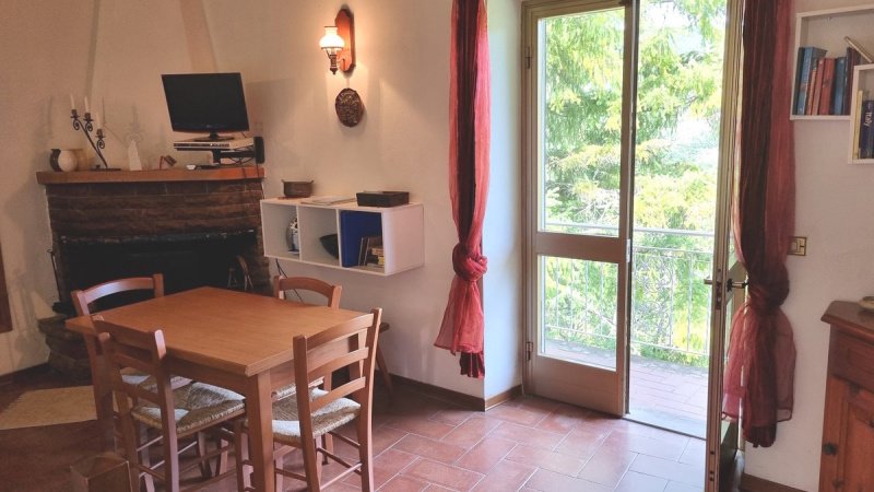 Casa geminada em Casola in Lunigiana