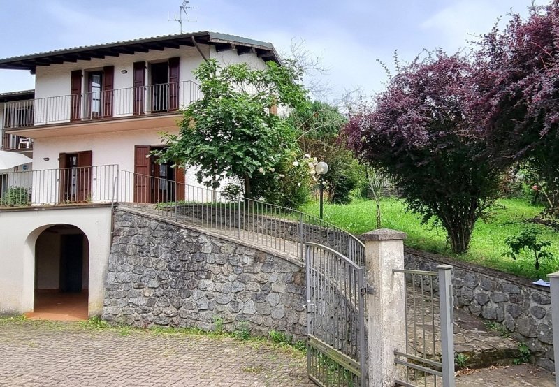 Casa geminada em Aulla