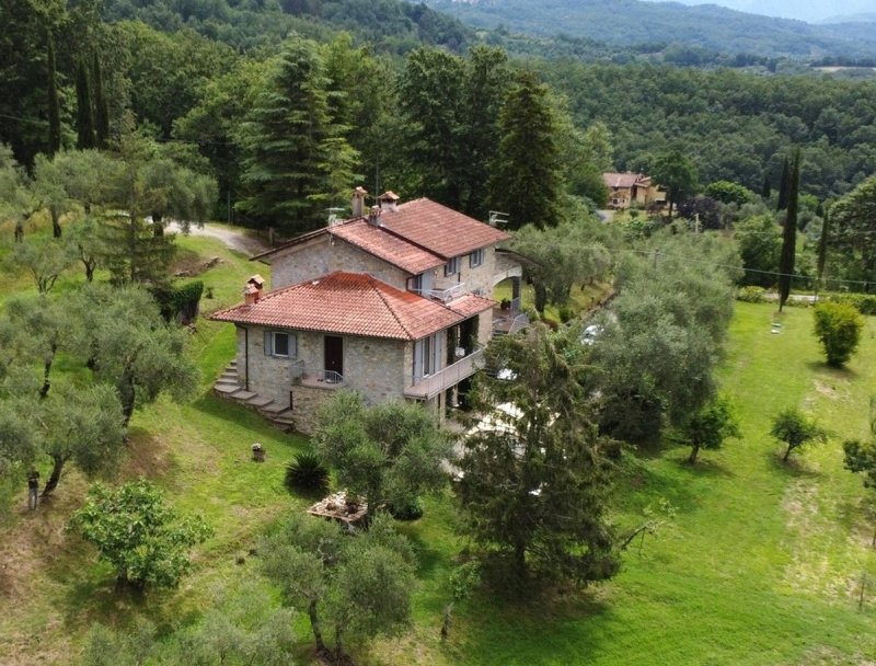 Klein huisje op het platteland in Fivizzano