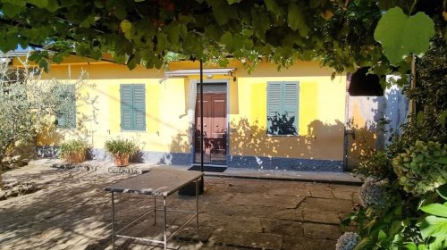 Semi-detached house in Casola in Lunigiana