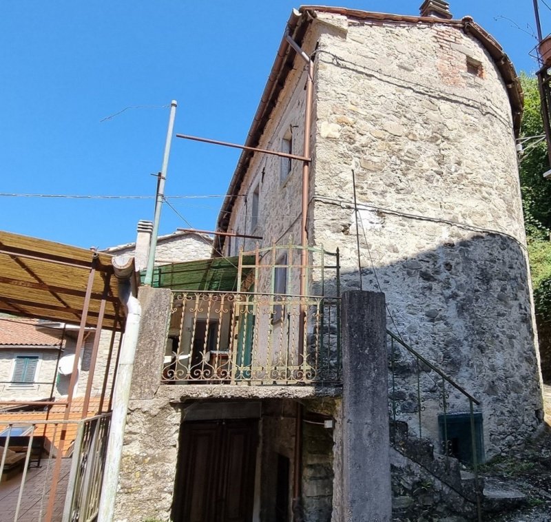 Parhus i Casola in Lunigiana