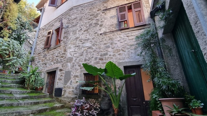 Half-vrijstaande woning in Casola in Lunigiana
