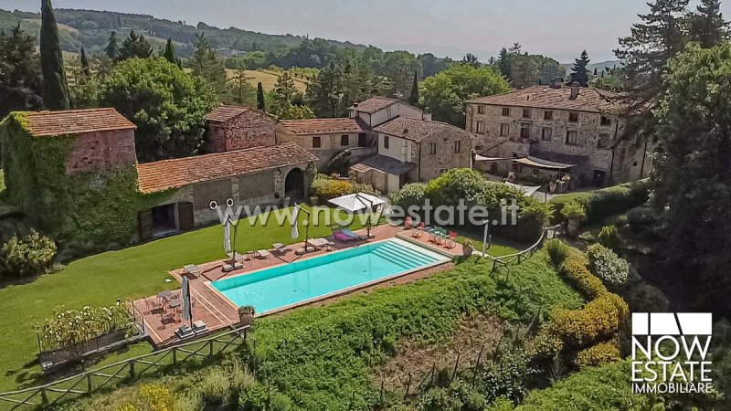 Историческое здание в Ангьяри