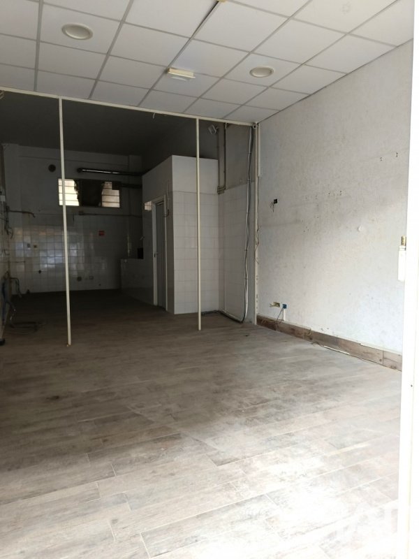 Zakelijk onroerend goed in Roma