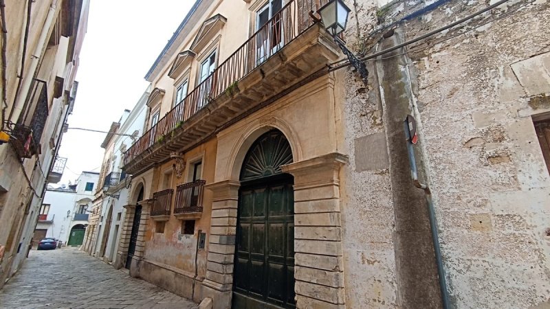 Многоквартирный дом в Галатина