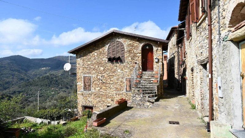 Top-to-bottom house in Stellanello