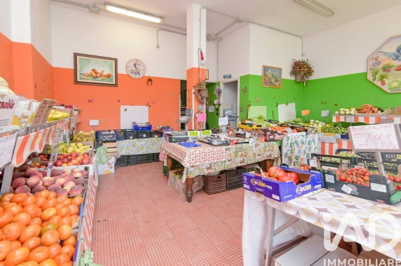 Immobile commerciale a Villanova Canavese