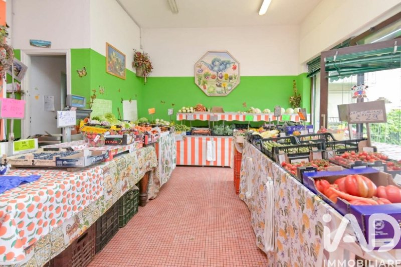 Immobile commerciale a Villanova Canavese