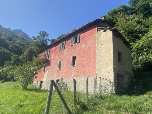 Detached house in Menaggio