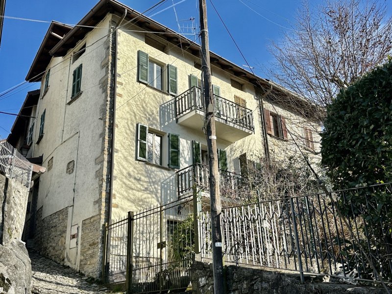 Chalet in Faggeto Lario