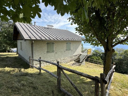 House in Pianello del Lario