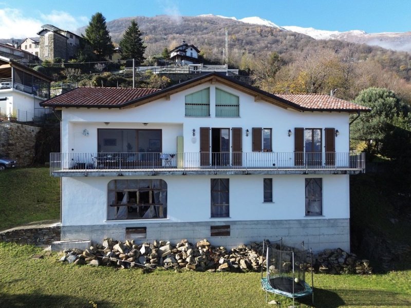 Villa à Pianello del Lario