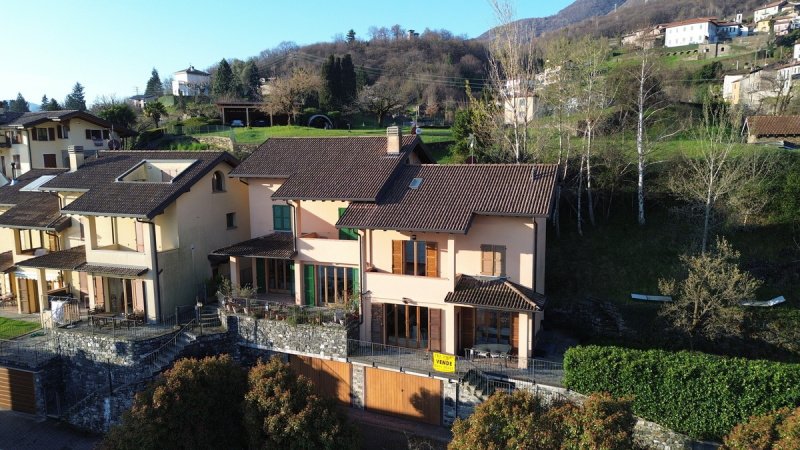 Maison jumelée à Pianello del Lario
